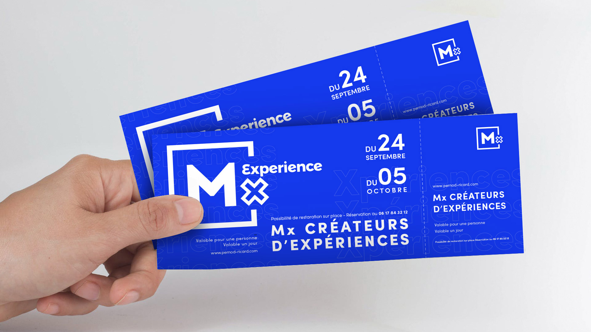 Mock-up de tickets d'entrée pour le musée du projet MX Ricard, avec un design moderne et élégant.